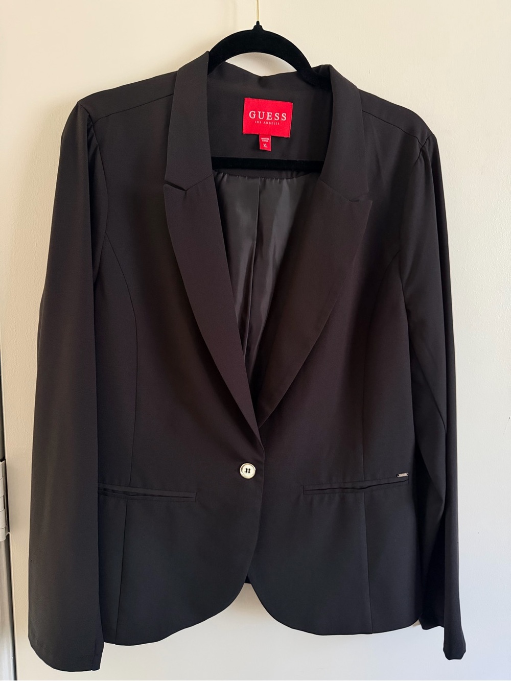 GUESS Woman’s Black Single-Button Tailored Blazer